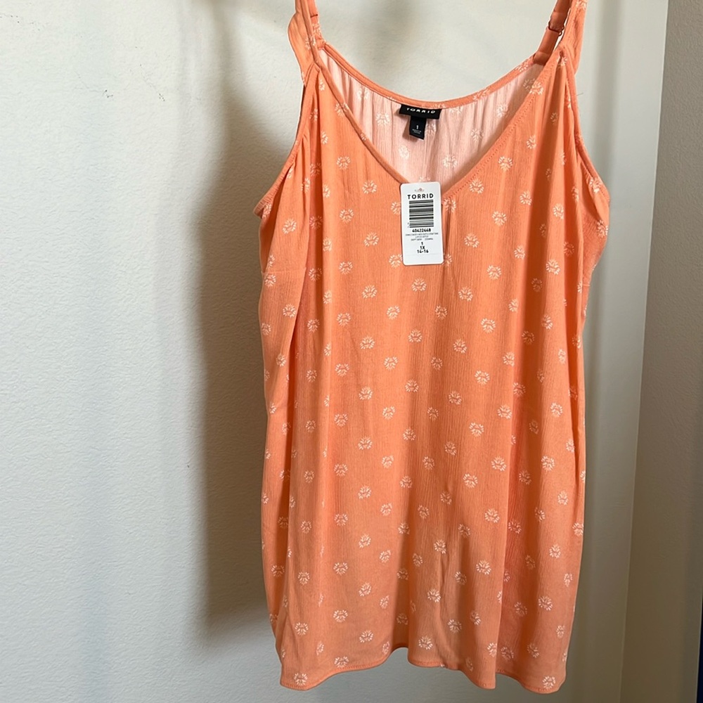 Torrid size 1 Washable Crinkle Gauze V-Neck Ruffle Strap Tank loose fit.